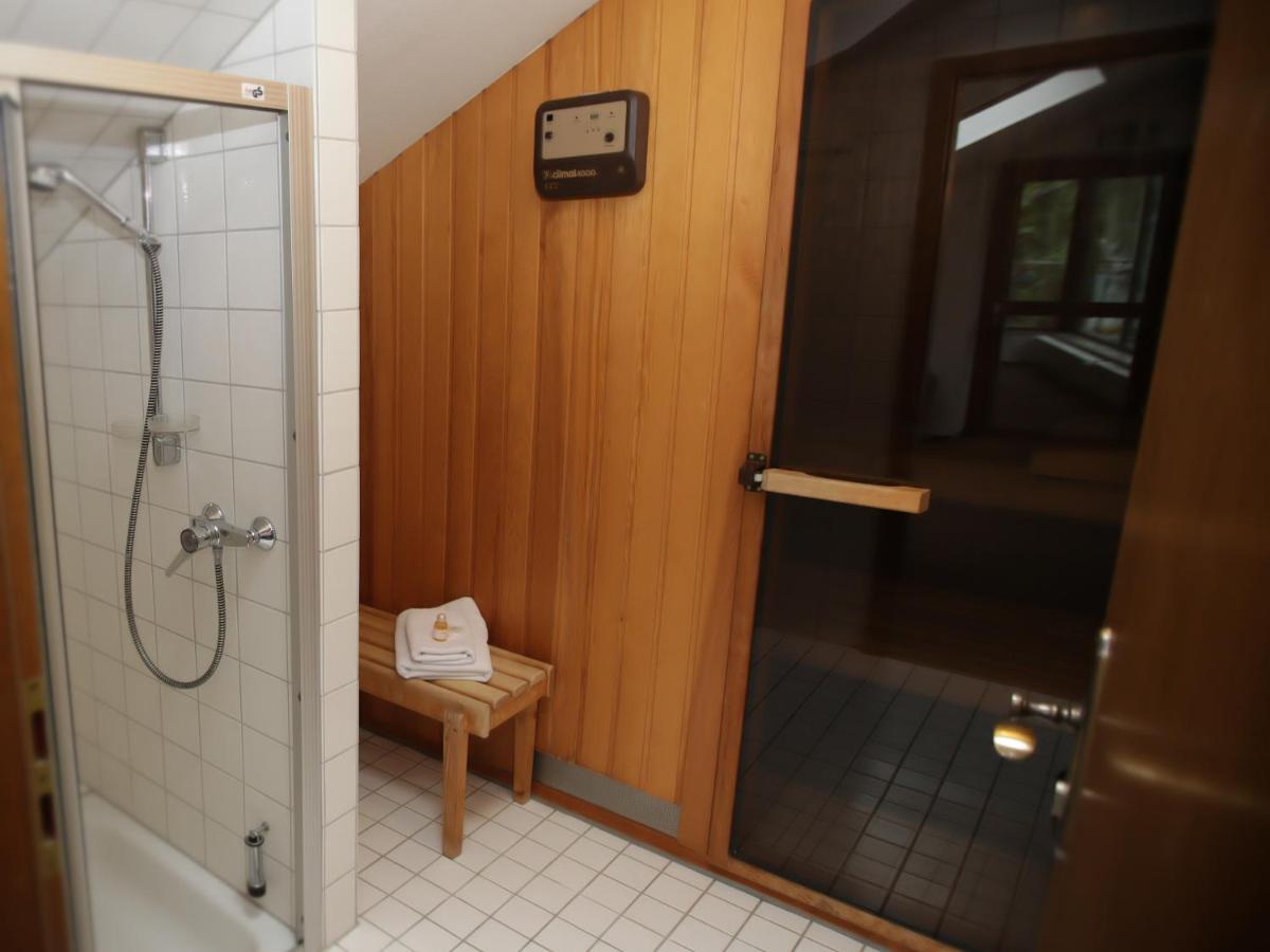 Zur Eiche Hotel Оверат Екстериор снимка