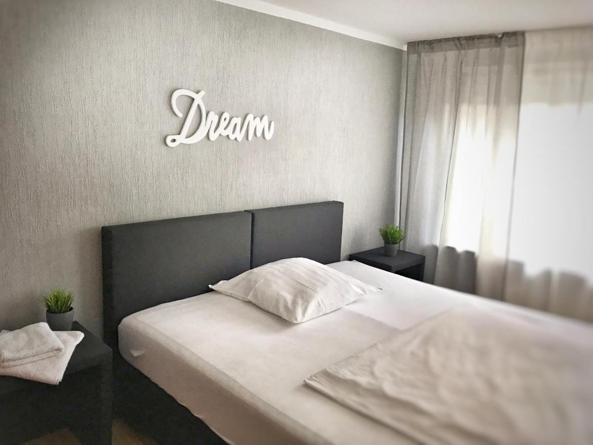 Zur Eiche Hotel Оверат Екстериор снимка