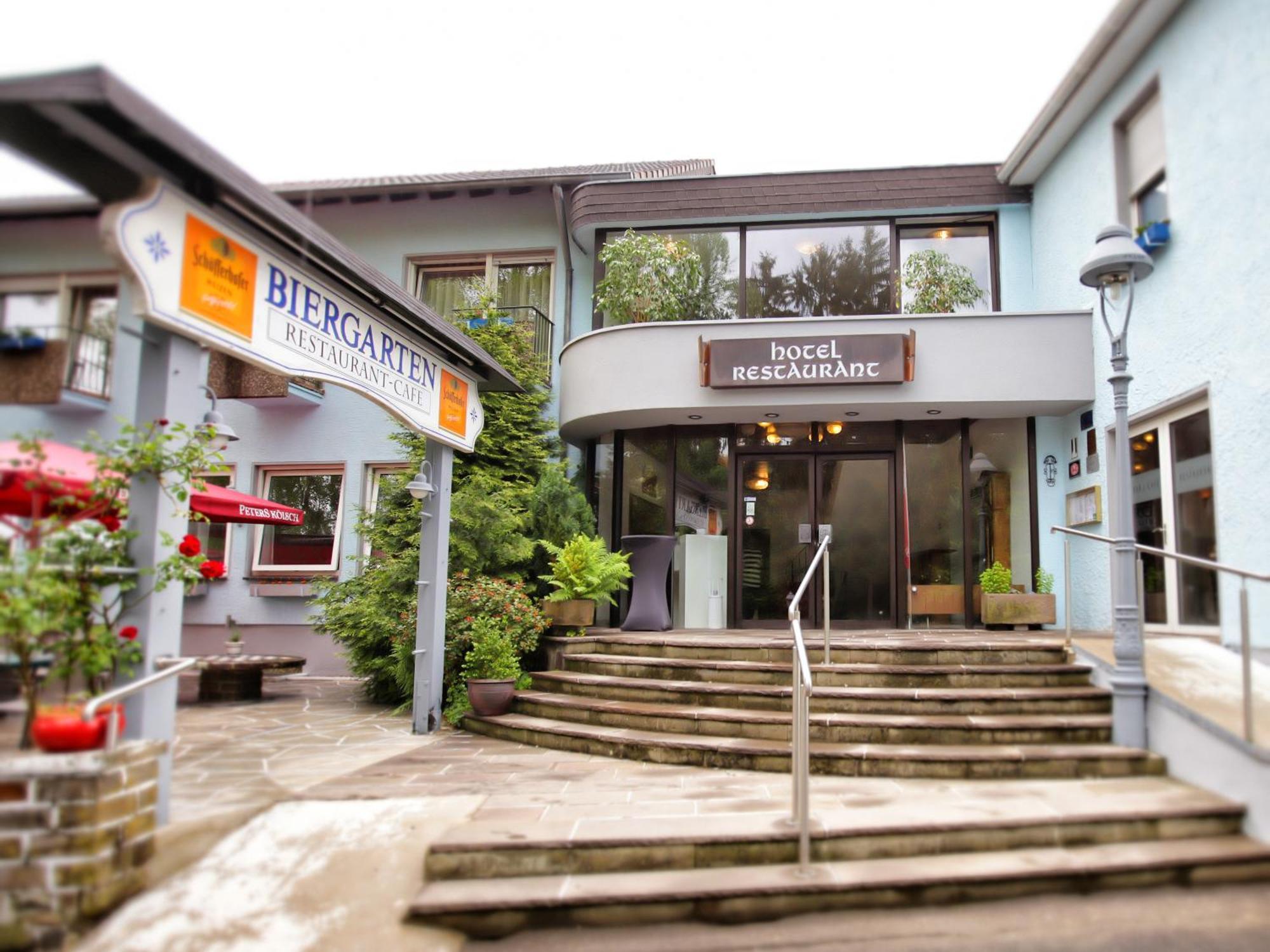 Zur Eiche Hotel Оверат Екстериор снимка