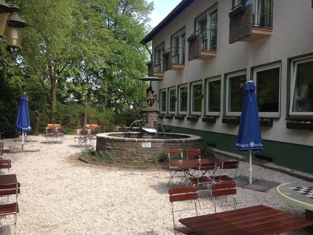 Zur Eiche Hotel Оверат Екстериор снимка
